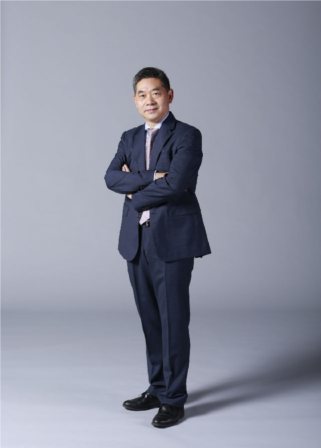 杨九诠西装照.jpg